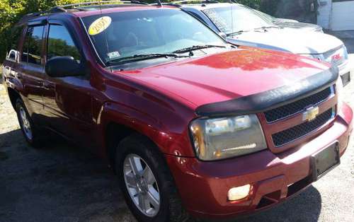 2007 Chevy Trailblazer LT 4WD for sale in Hinsdale, Massachusetts, MA