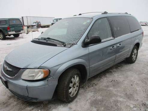 2005 chrysler town and country - - by dealer - vehicle for sale in Dorchester, WI