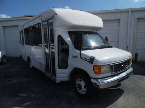 2007 *Ford* *Econoline Commercial Cutaway* Oxford White for sale in Wilton Manors, FL