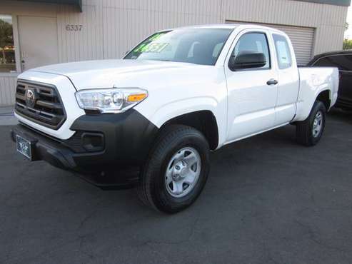 2018 Toyota Tacoma Ext Cab, 14k Mi, Factory Warranty, Clean Autocheck for sale in Fresno, CA