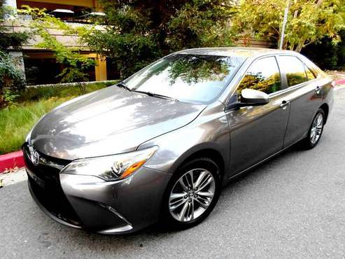 2017 Toyota Camry SE - SUNROOF, NAVIGATION, BLUETOOTH (CLEAN TITLE) for sale in Pomona, CA