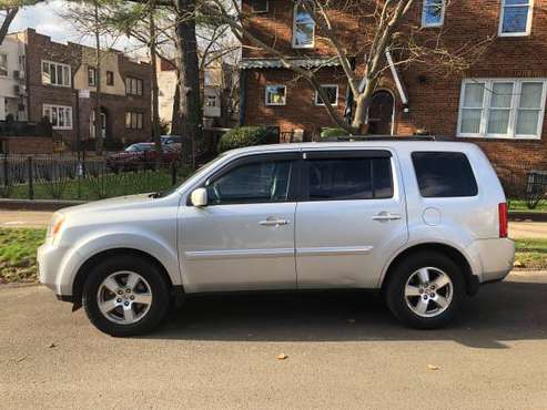2011 Honda Pilot EXL 4WD - cars & trucks - by owner - vehicle... for sale in Brooklyn, NY
