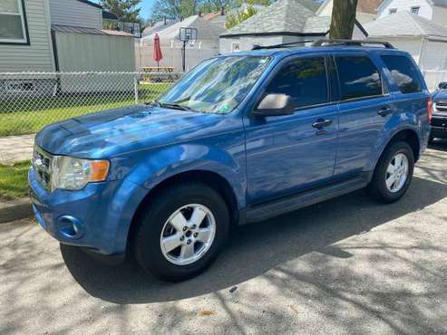 2009 Ford Escape 4x4 V6 XLT Low Miles Sunroof Mint for sale in South Ozone Park, NY