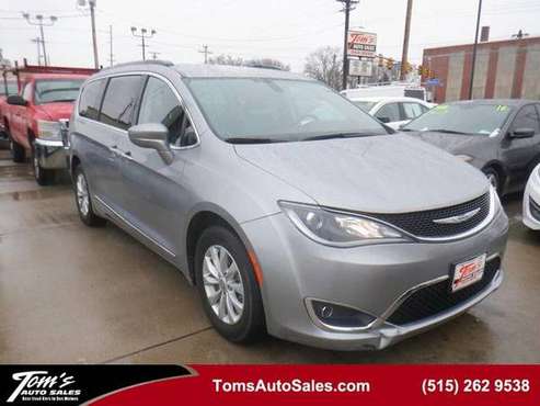 2017 Chrysler Pacifica Touring-L - cars & trucks - by dealer -... for sale in Des Moines, IA
