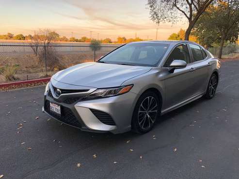 2018 Toyota Camry SE Hybrid Silver/Black Leather Sunroof 40 MPG!!!! for sale in Sacramento , CA