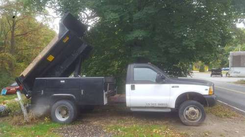 01 F 550 dump truck for sale in West Bridgewater, MA