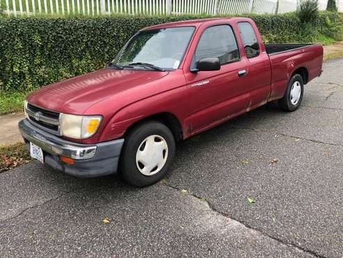 1998 Toyota Tacoma SR5 2WD w/151k miles Rusty Frame for sale in New London, CT