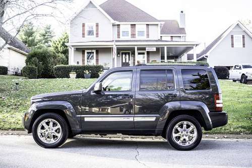 REDUCED!! 2010 Jeep Liberty Limited 4X4 - cars & trucks - by owner -... for sale in Chattanooga, TN