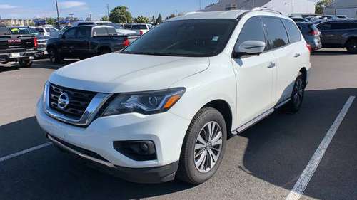 2017 *Nissan* *Pathfinder* *4x4 SL* White for sale in Reno, NV