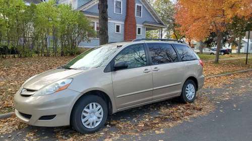 2009 Toyota Sienna for sale in River Falls, MN