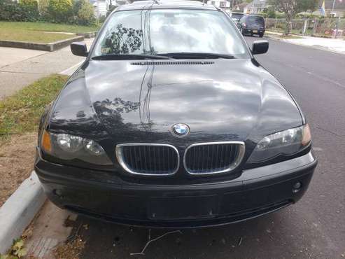 05 bmw 325I AT leather sunroof runs good clean carfax 109,000 mi for sale in Uniondale, NY