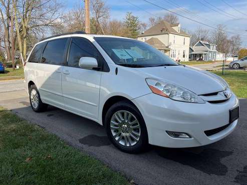 2009 Toyota Sienna XLE Clean - cars & trucks - by owner - vehicle... for sale in Greenwood, IN