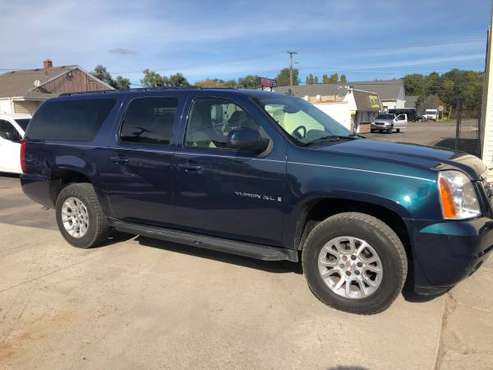 2007 GMC YUKON XL 4X4 3RD ROW SEATING NEW TIRES CLEAN TITLE REDUCED for sale in Clarkston , MI
