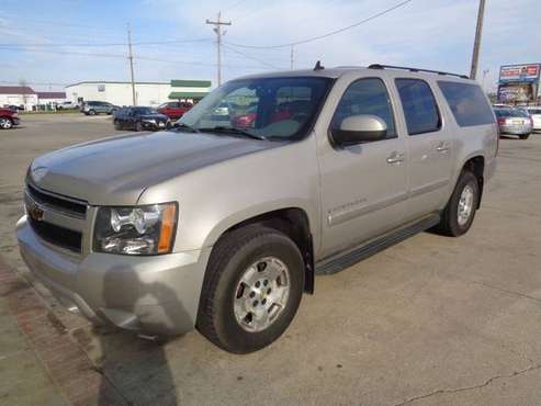 2007 Chevrolet Suburban 4WD 4dr 1500 LS1 3-Row - cars & trucks - by... for sale in Marion, IA
