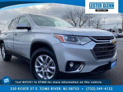 2021 Chevy Chevrolet Traverse LT Cloth suv Silver for sale in Toms River, NJ