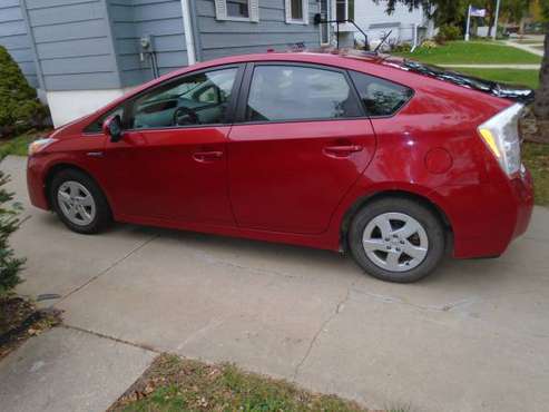 2010 toyota prius clean car and title for sale in Rochester, MN
