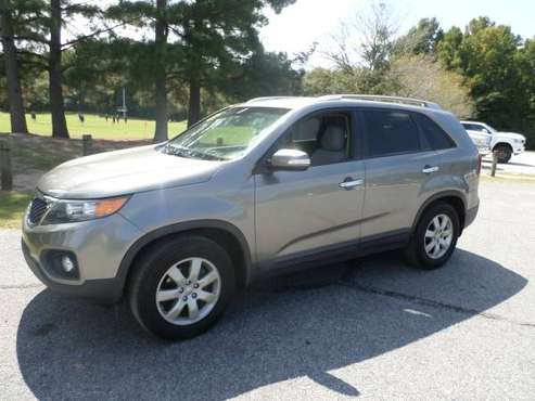 2013 KIA SORRENTO LX 3RD ROW SEATING/LOADED - - by for sale in Kinston, NC