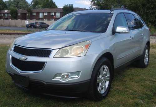 2009 Chevrolet Traverse LT - - by dealer - vehicle for sale in Springfield, MO