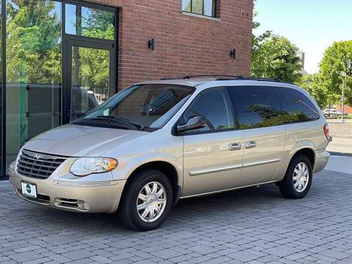 2005 Chrysler Town & Country w/STO-N-GO - - by dealer for sale in Gresham, OR