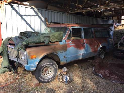 1971 suburban 4wd, no engine project for sale in Lincoln, CA