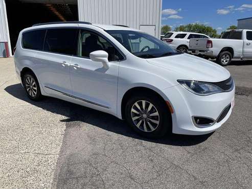 2020 Chrysler Pacifica Touring-L Plus for sale in Kimball, MN