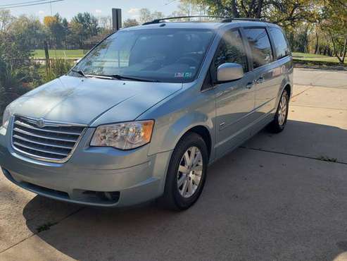 2008 chrysler town & country - cars & trucks - by owner - vehicle... for sale in Pittsburgh, PA