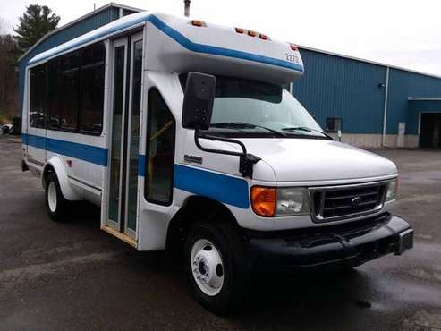 ✔ ☆☆ SALE ☛ FORD E350 WHEELCHAIR ACCESSIBLE BUS!! for sale in Phillipston, MA