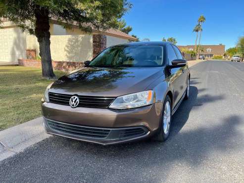 2012 VW Jetta SE 2.5 with Low Miles! - cars & trucks - by owner -... for sale in Phoenix, AZ