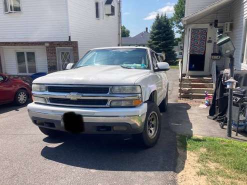2003 chevy suburban 4x4 6 0 for sale in Augusta, ME