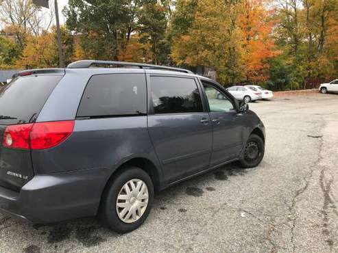 2006 Toyota sienna LE read add before contacting for sale in Hudson, MA