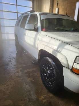 2004 chevy tahoe for sale in Spring Grove, WI