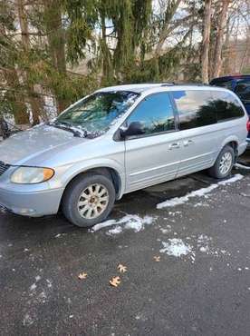 Chrysler town and country mini van for sale in Whitmore Lake, MI