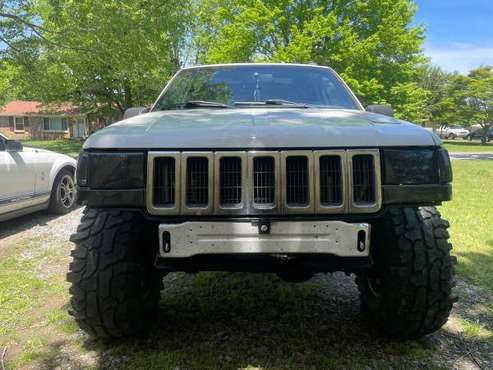 98 Jeep Grand Cherokee 5 9 limited for sale in Clarksville, TN