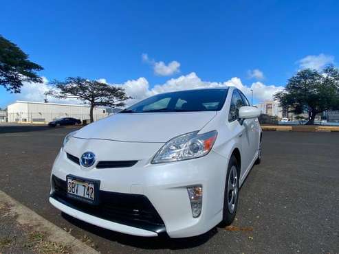 2013 Toyota Prius Four Hatchback, Leather seats! 40 MPG! Hybrid for sale in Wake Island, HI