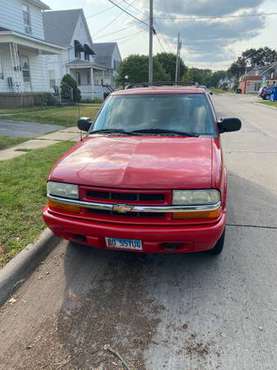 2003 Chevy blazer - cars & trucks - by owner - vehicle automotive sale for sale in MOLINE, IA