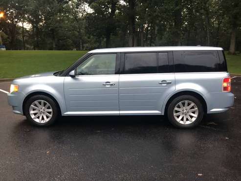 2009 Ford Flex SEL A MUST SEE!!FINANCING AVAILABLE!! for sale in rock island, IL