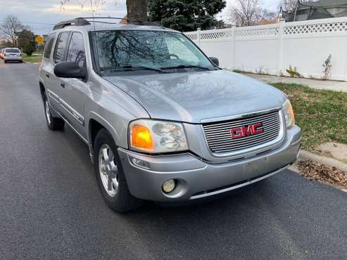 2006 GMC ENVOY BEAUTIFUL TRUCK 3rd ROW SEATS - cars & trucks - by... for sale in Chicago, IL