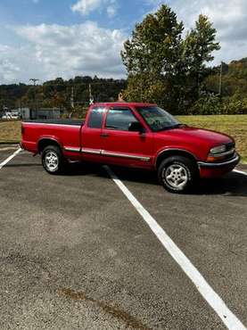 2000 Chevy S10 LS Extd Cab 4x4 for sale in Pittsburgh, PA