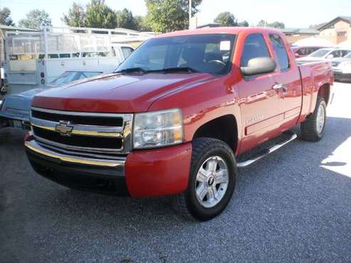 2007 Chevy Silverado LT 4 Door Extended Cab 4x4 for sale in Somerset, KY