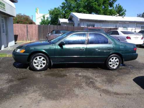 1998 Toyota Camry V6 a/c RELIABLE NICE salv. title 2 MORE CAMRY DEALS for sale in Sacramento , CA