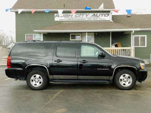 2011 CHEVROLET SUBURBAN LT 1500 4X4 5.3L V-8 LOADED LEATHER $7,995 for sale in Rush City, MN