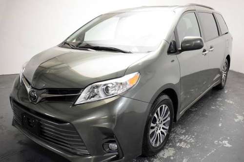 ONE OWNER, 2018 TOYOTA SIENNA, XLE, ACCESS SEAT, ROOF, MUCH MORE!! for sale in Springfield, MO