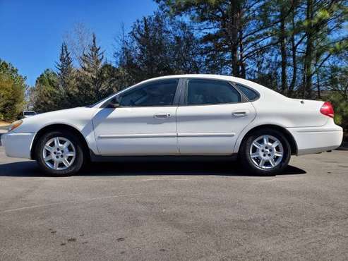 2007 Ford Taurus (Great Condition) for sale in Raleigh, NC