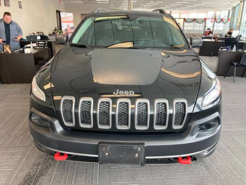 2017 JEEP CHEROKEE TRAILHAWK - - by dealer - vehicle for sale in Roseville, MI