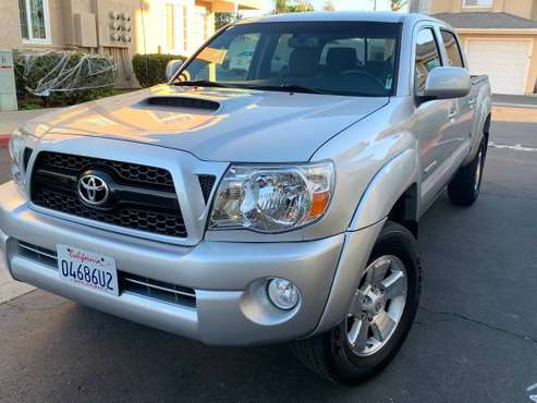 Toyota Tacoma 2011 TRD sport low miles only 60.000 for sale in El Cajon, CA