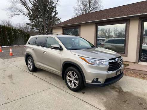 2015 Toyota Highlander LE Plus 7-Passanger AWD - 100, 790 Miles for sale in western mass, MA