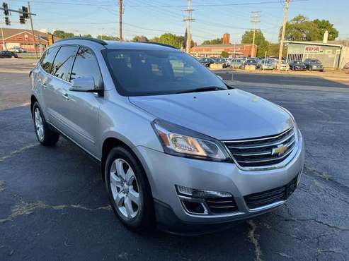2016 Chevrolet Traverse LT2 SUV 3RD Row Seats LOW MILES CLEAN for sale in Saint Louis, MO