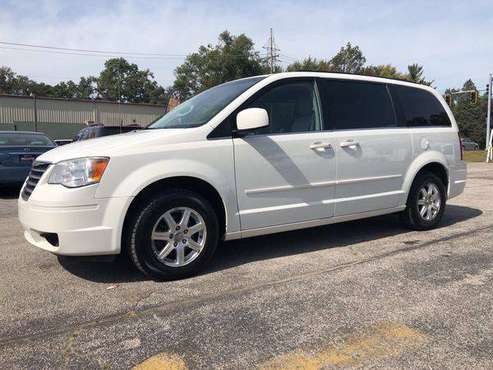 2008 CHRYSLER TOWN COUNTRY TOURING for sale in Toledo, OH