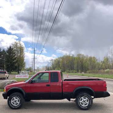 1997 CHEVROLET S10, EXT CAB, 4X4, AUTO, 6CYL, RUNS GOOD - cars & for sale in Howell, MI