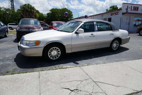 2002 LINCOLN TOWN CAR SIGNATURE! - - by dealer for sale in Clearwater, FL
